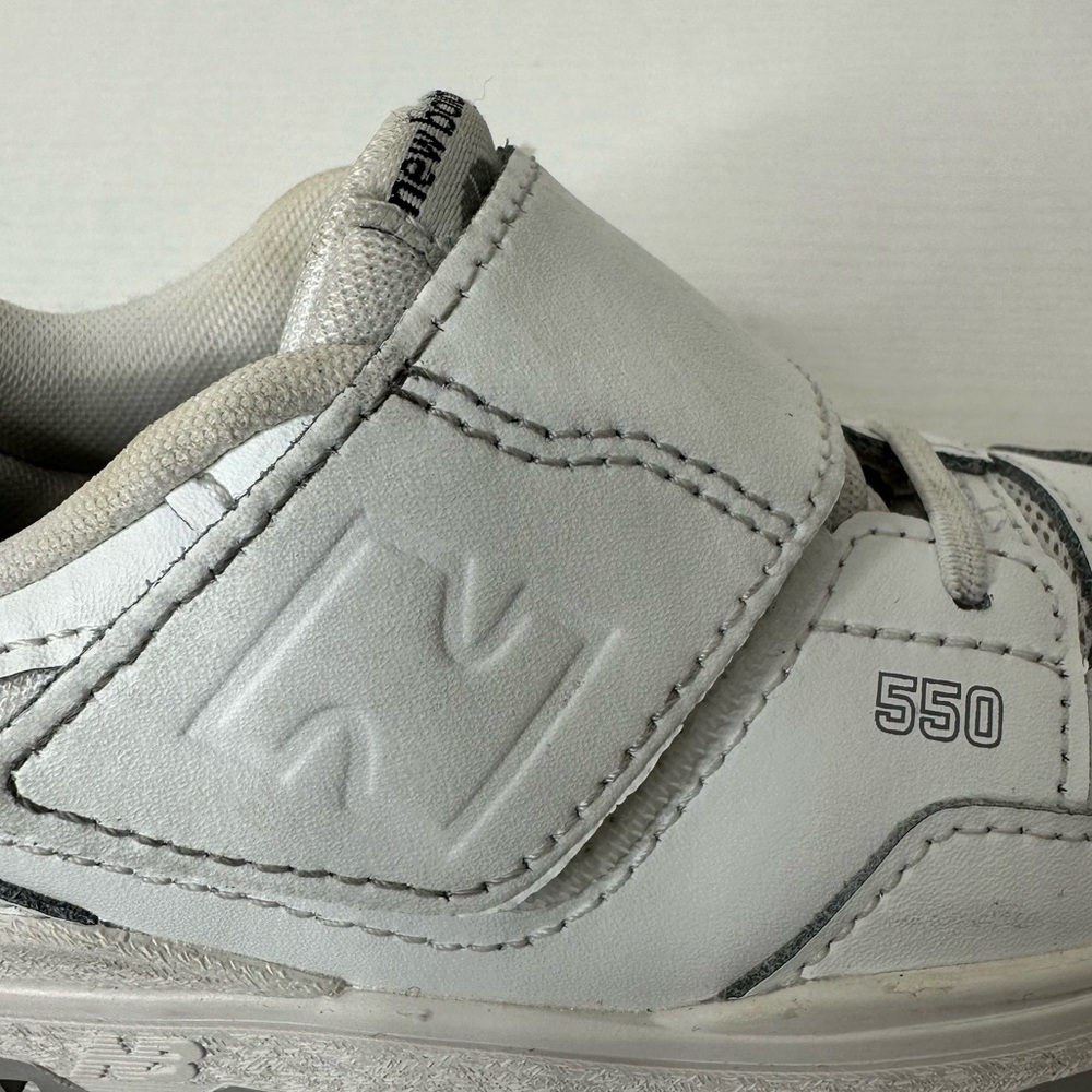 New Balance Kids’ 550 Sneaker Size 9 - Picture 3 of 11